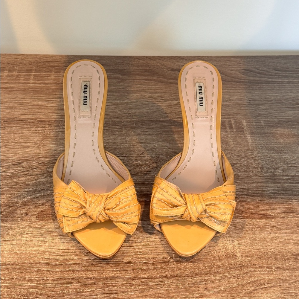 Miu‎ Miu  Patent Leather Yellow/Beige Mule Sandals.
